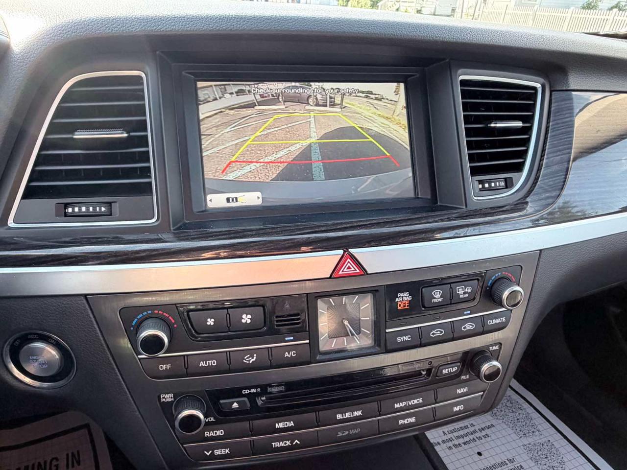 Hyundai Genesis 4dr Sdn V6 3.8L AWD 2016