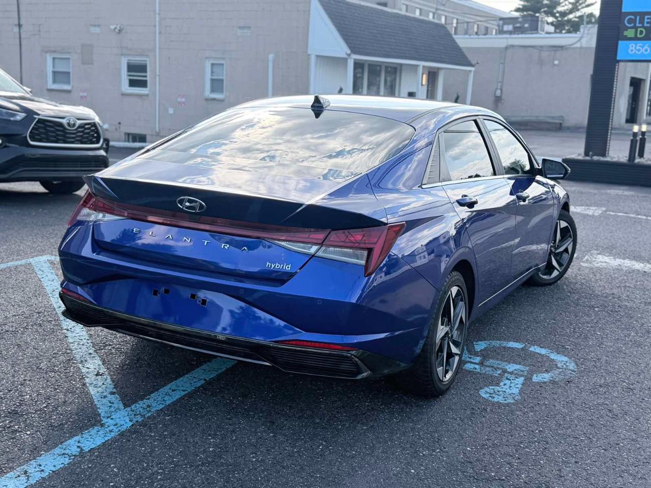 Hyundai Elantra Hybrid Limited 2023