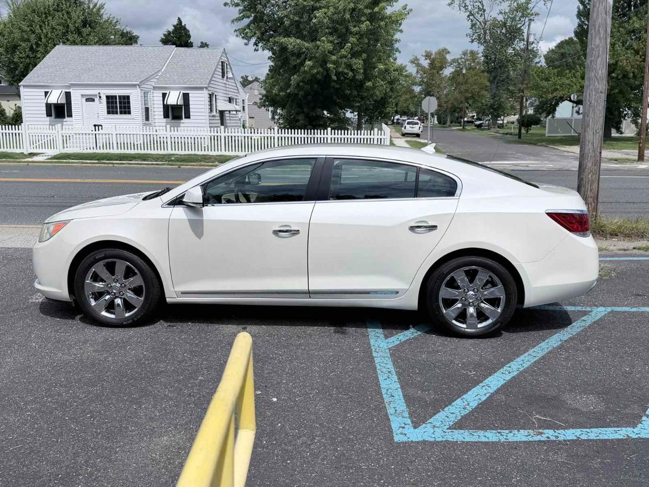 Buick LaCrosse 4dr Sdn Premium 1 FWD 2012