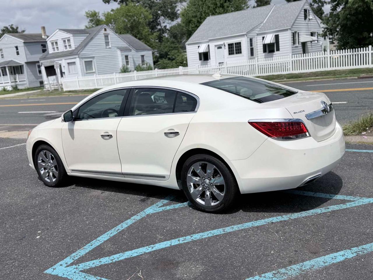 Buick LaCrosse 4dr Sdn Premium 1 FWD 2012
