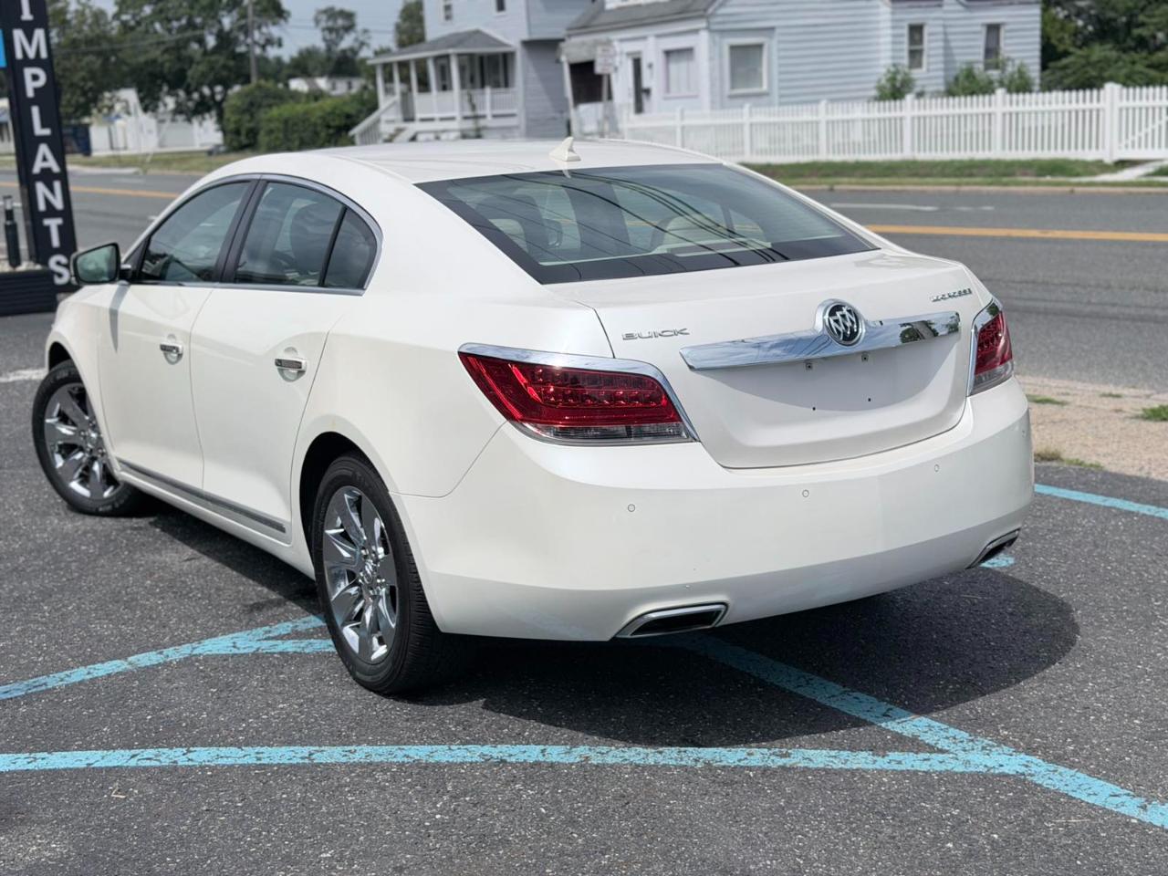 Buick LaCrosse 4dr Sdn Premium 1 FWD 2012