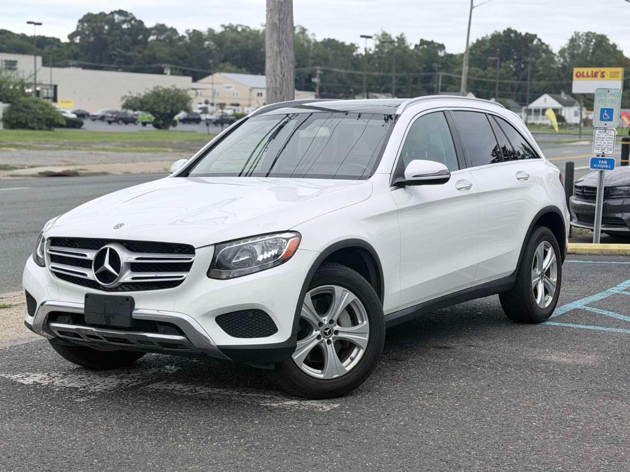 Mercedes-Benz GLC GLC 300 4MATIC SUV 2017