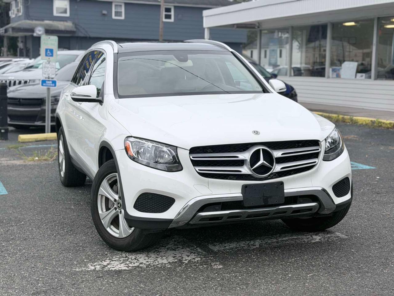 Mercedes-Benz GLC GLC 300 4MATIC SUV 2017