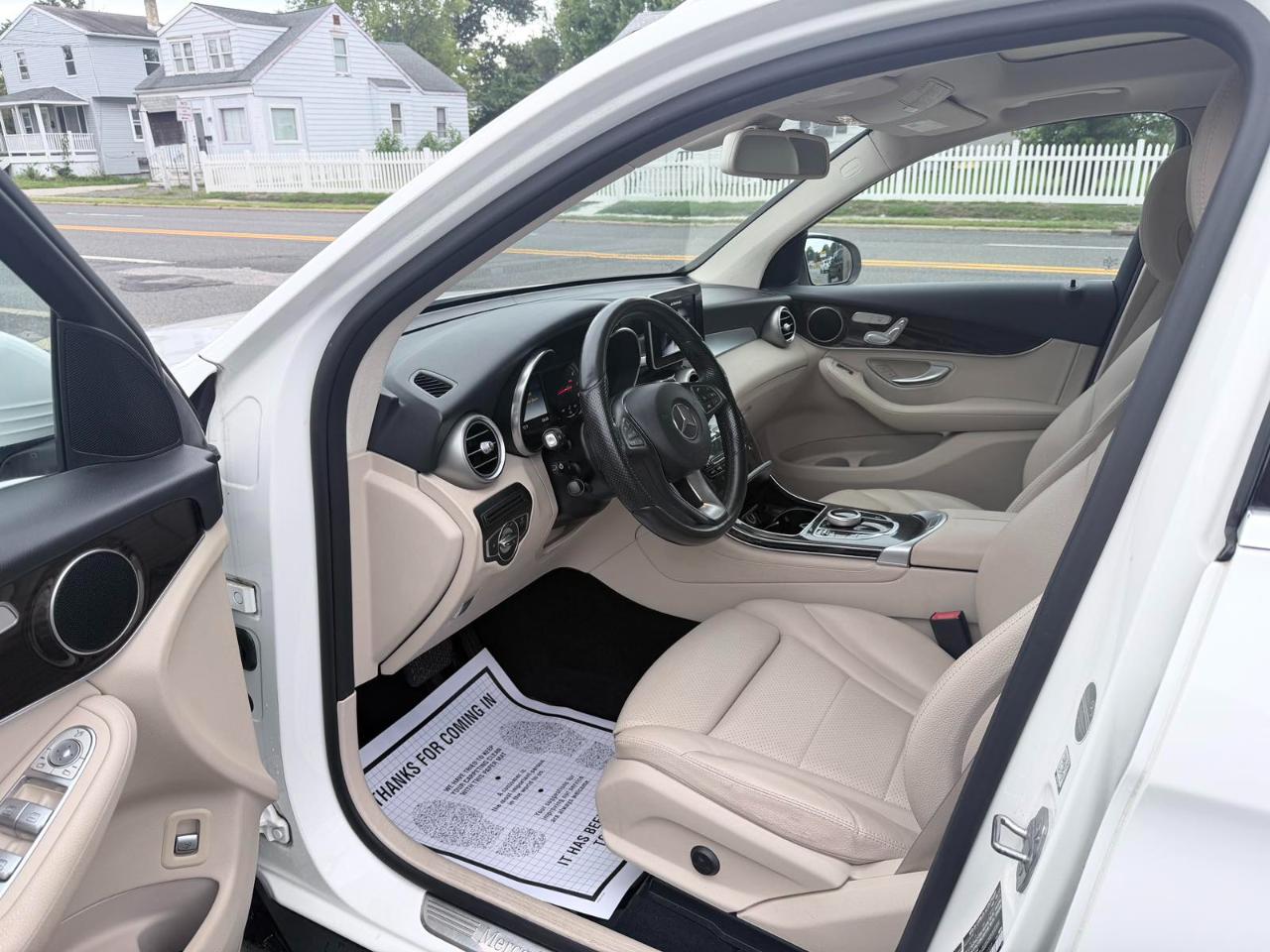 Mercedes-Benz GLC GLC 300 4MATIC SUV 2017