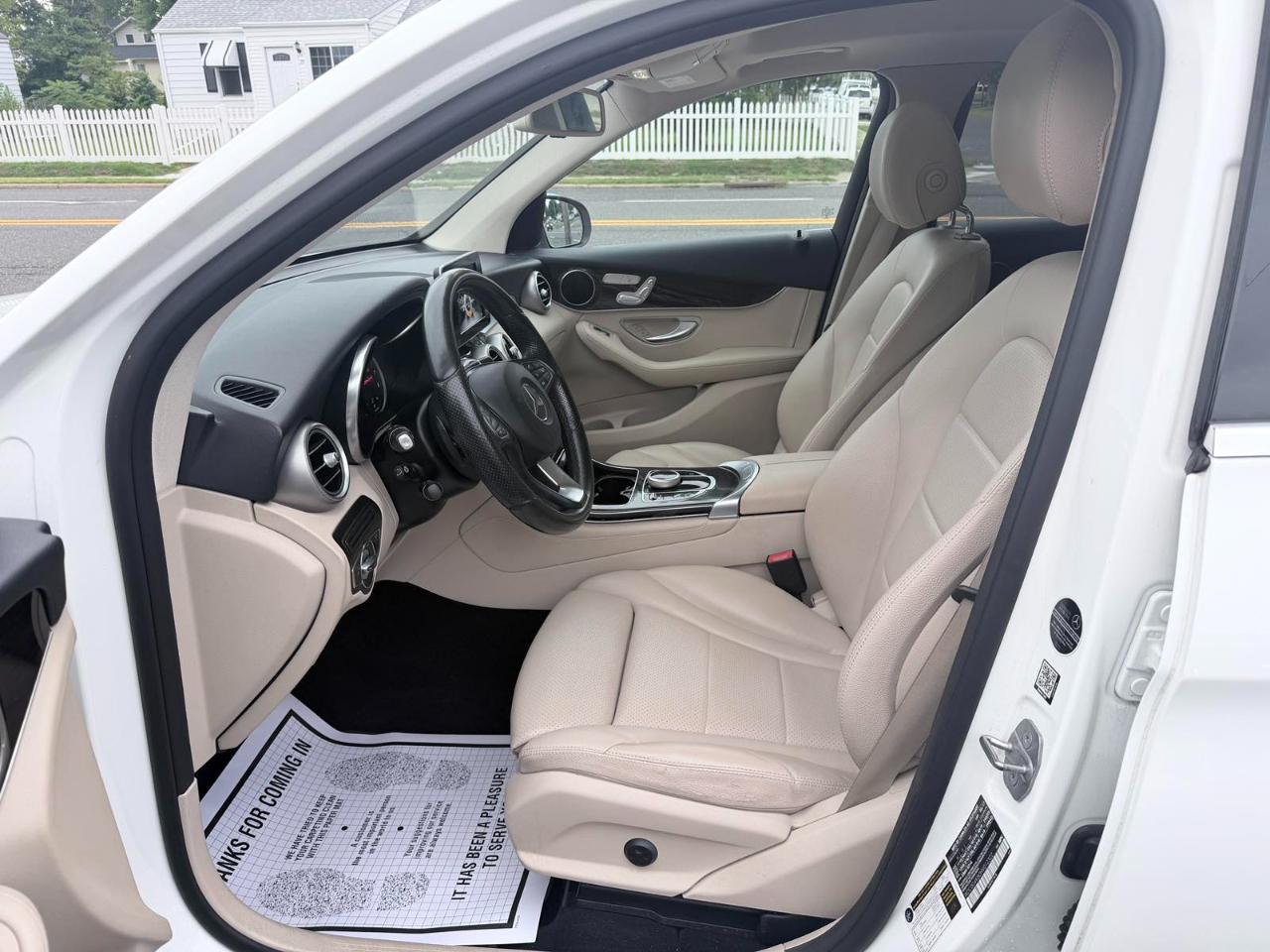 Mercedes-Benz GLC GLC 300 4MATIC SUV 2017