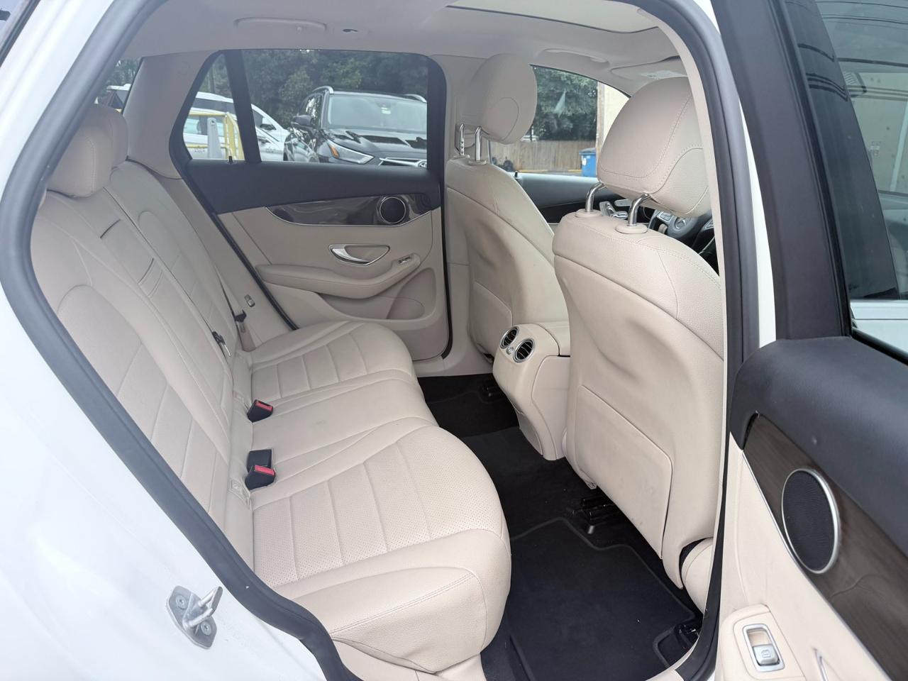 Mercedes-Benz GLC GLC 300 4MATIC SUV 2017
