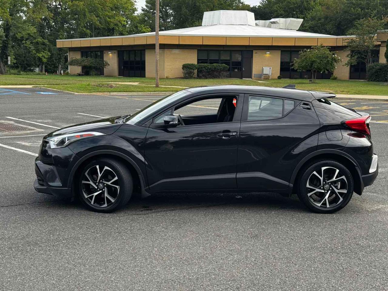 Toyota C-HR XLE 2018