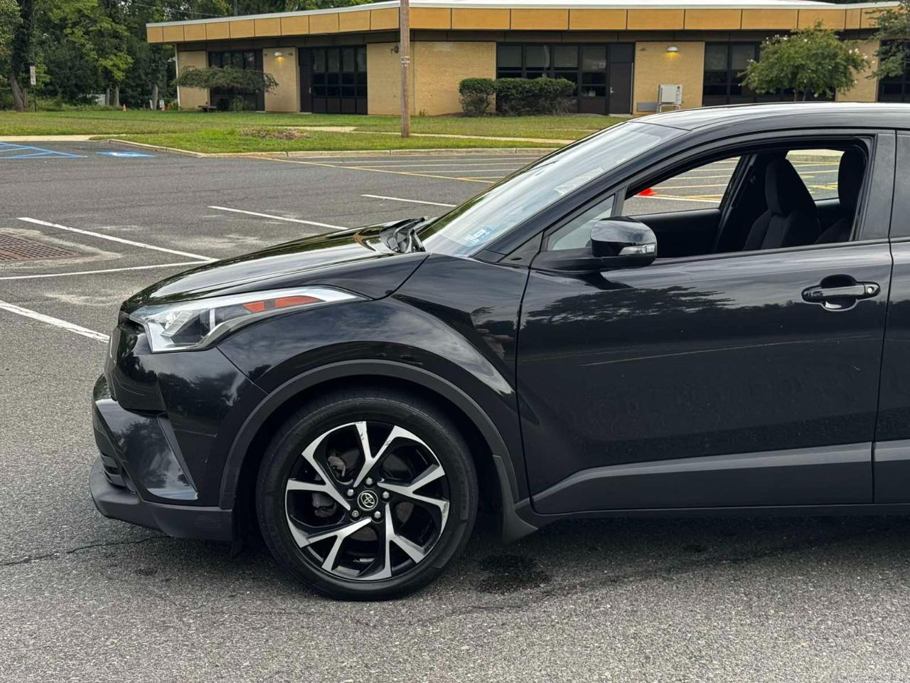 Toyota C-HR XLE 2018
