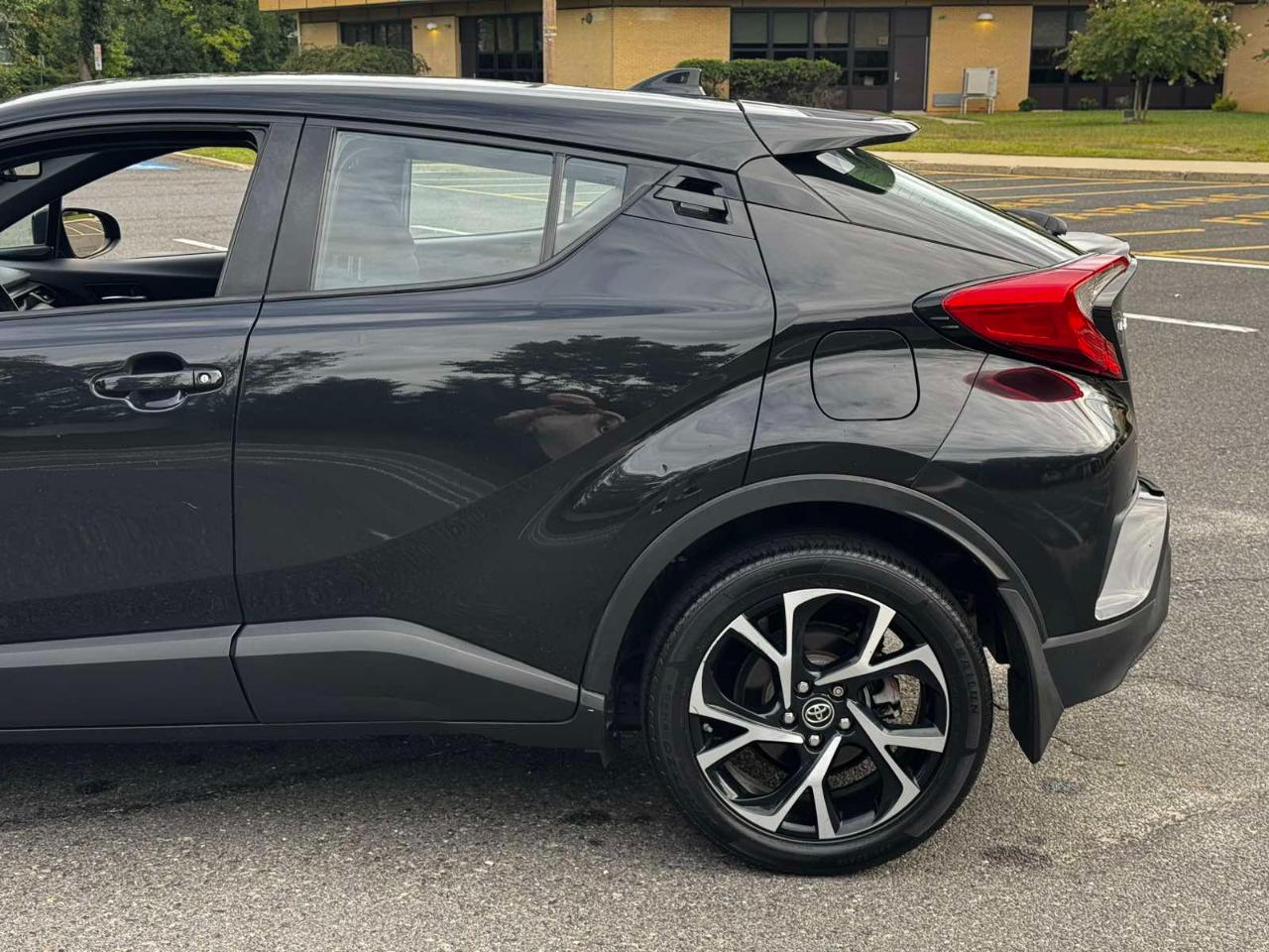 Toyota C-HR XLE 2018