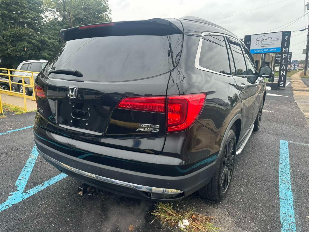 Honda Pilot Touring AWD 2017