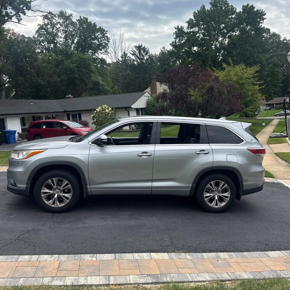 Toyota Highlander AWD 4dr V6 XLE (Natl) 2014