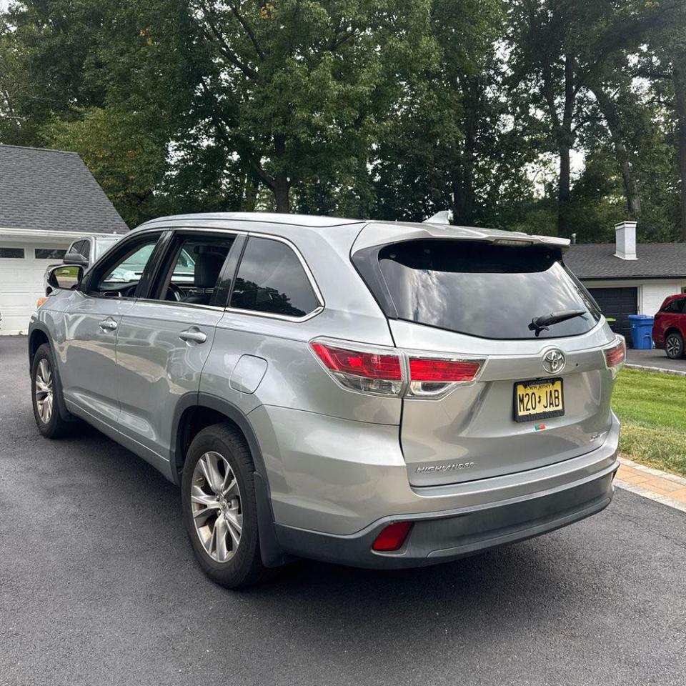 Toyota Highlander AWD 4dr V6 XLE (Natl) 2014