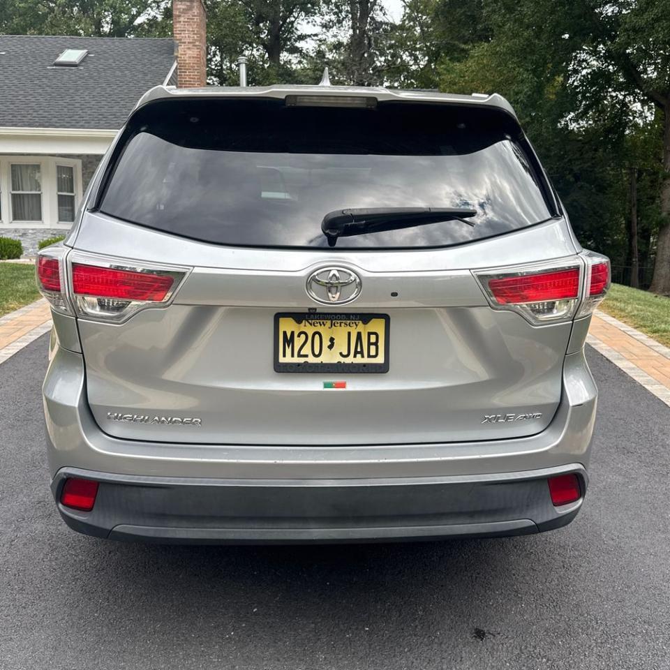Toyota Highlander AWD 4dr V6 XLE (Natl) 2014