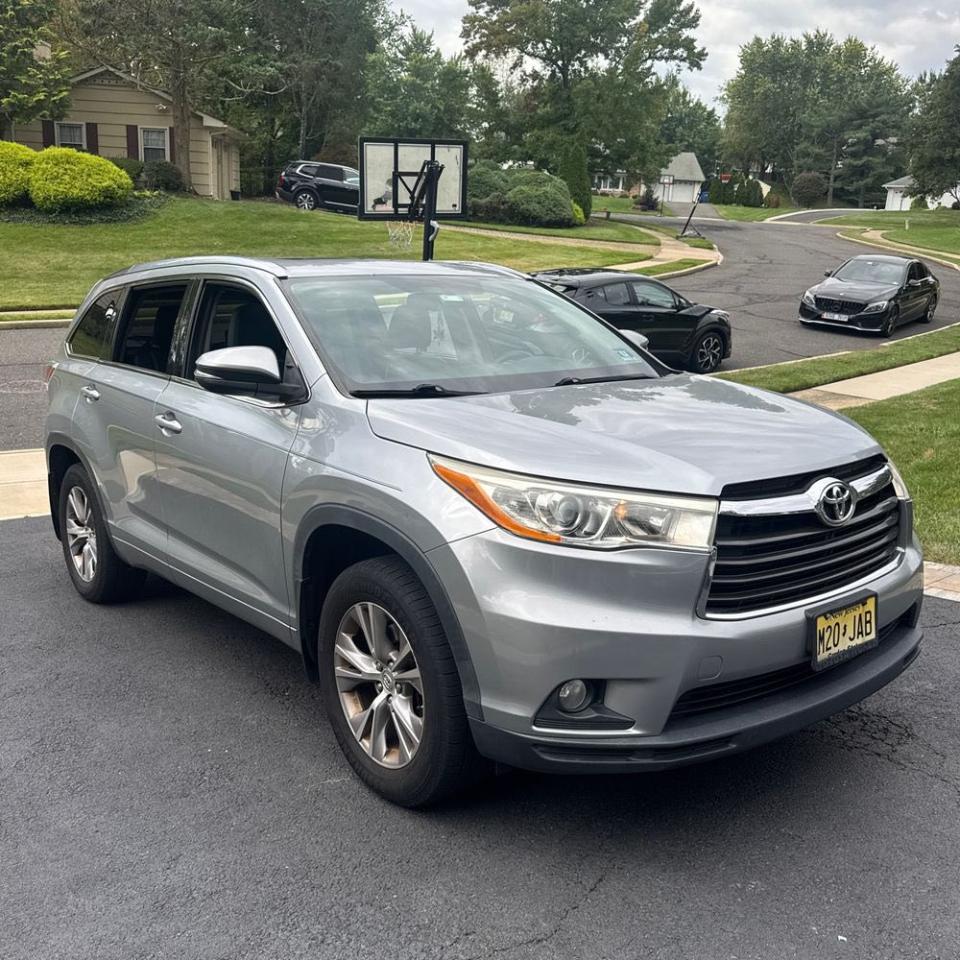 Toyota Highlander AWD 4dr V6 XLE (Natl) 2014