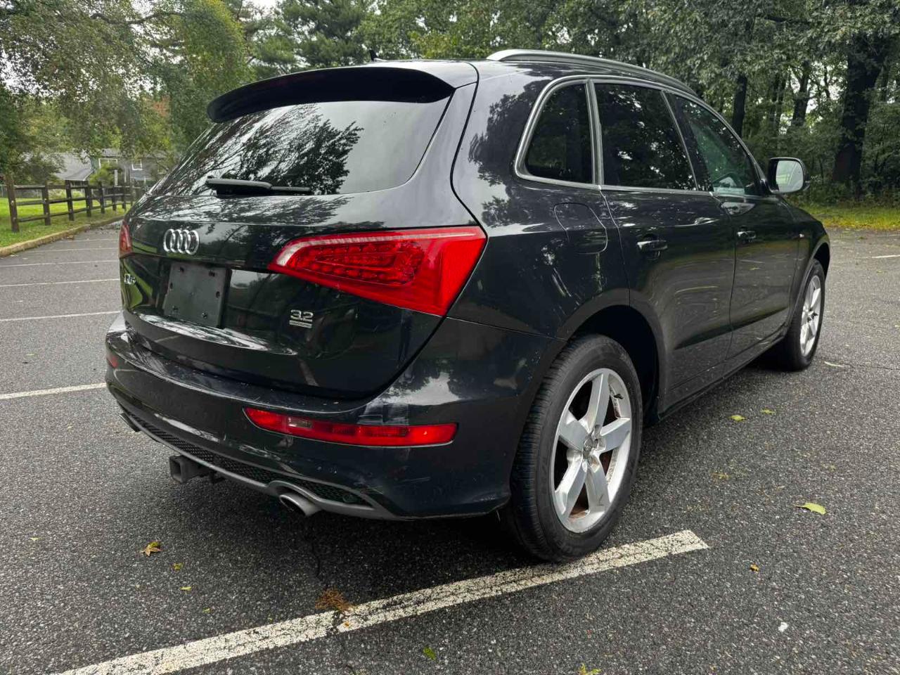 Audi Q5 quattro 4dr 3.2L Prestige 2012