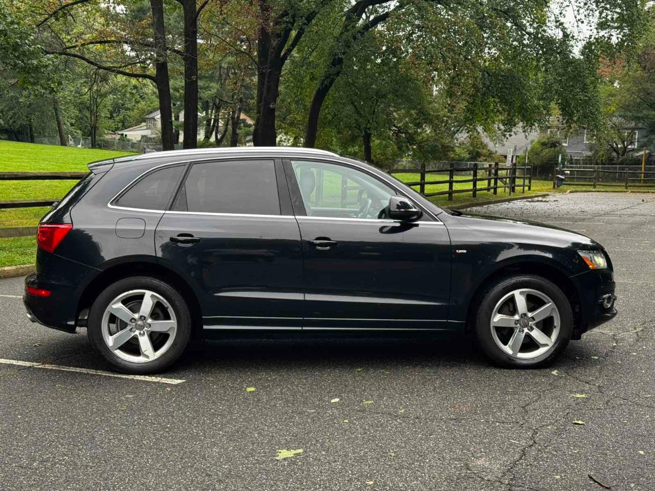 Audi Q5 quattro 4dr 3.2L Prestige 2012