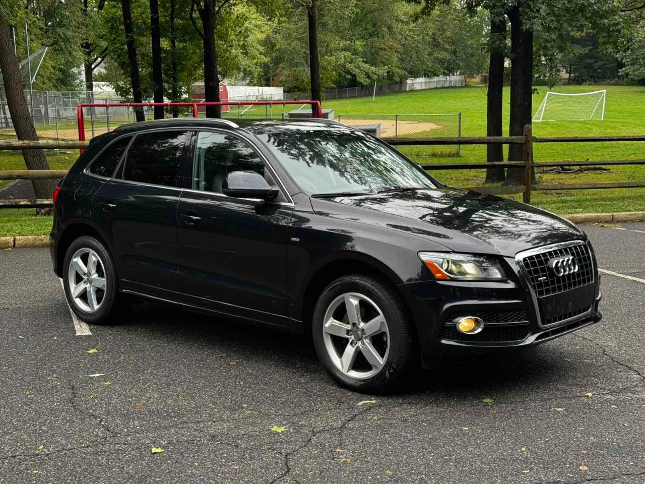 Audi Q5 quattro 4dr 3.2L Prestige 2012