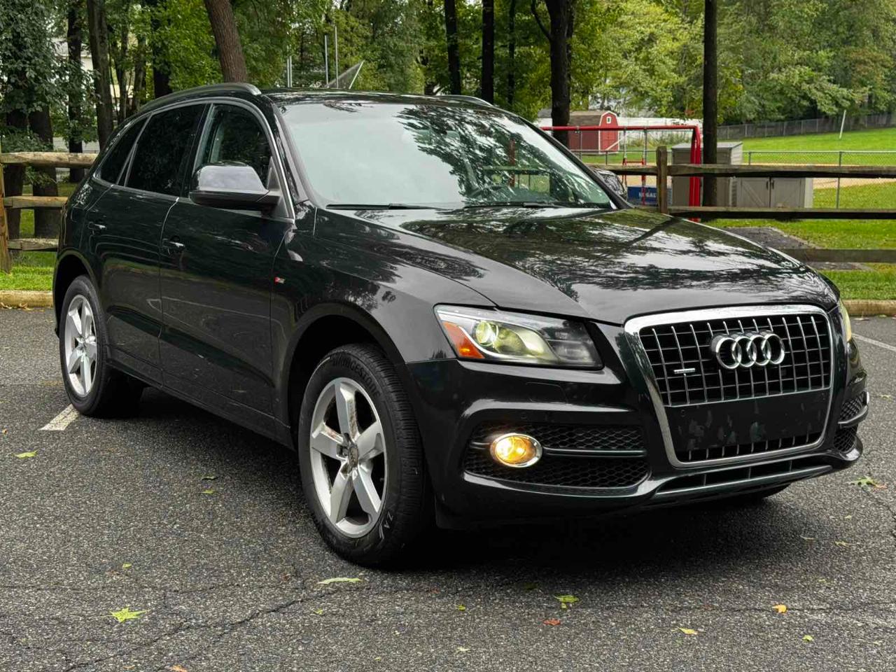 Audi Q5 quattro 4dr 3.2L Prestige 2012