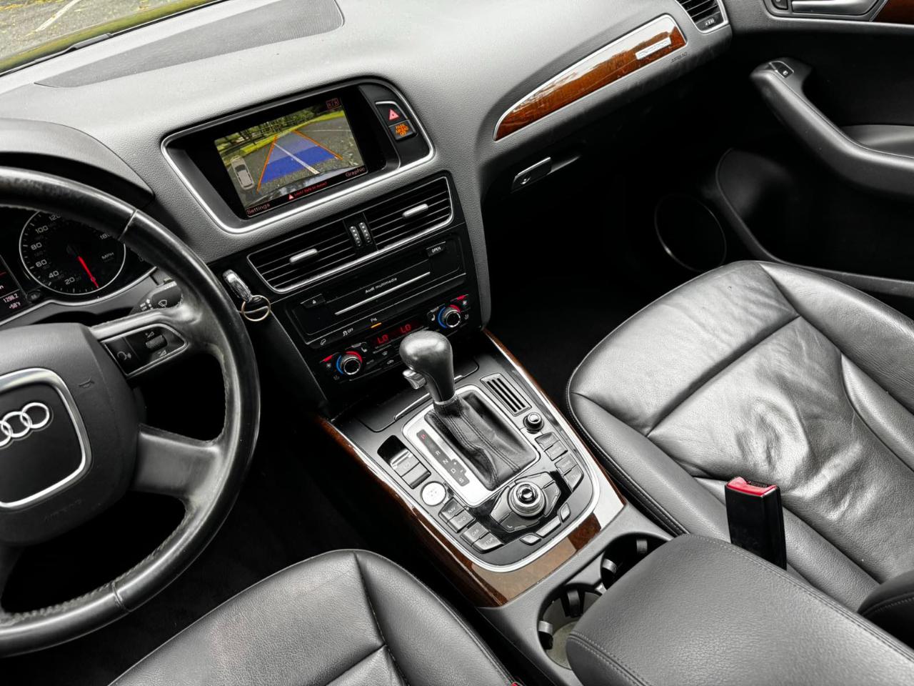 Audi Q5 quattro 4dr 3.2L Prestige 2012