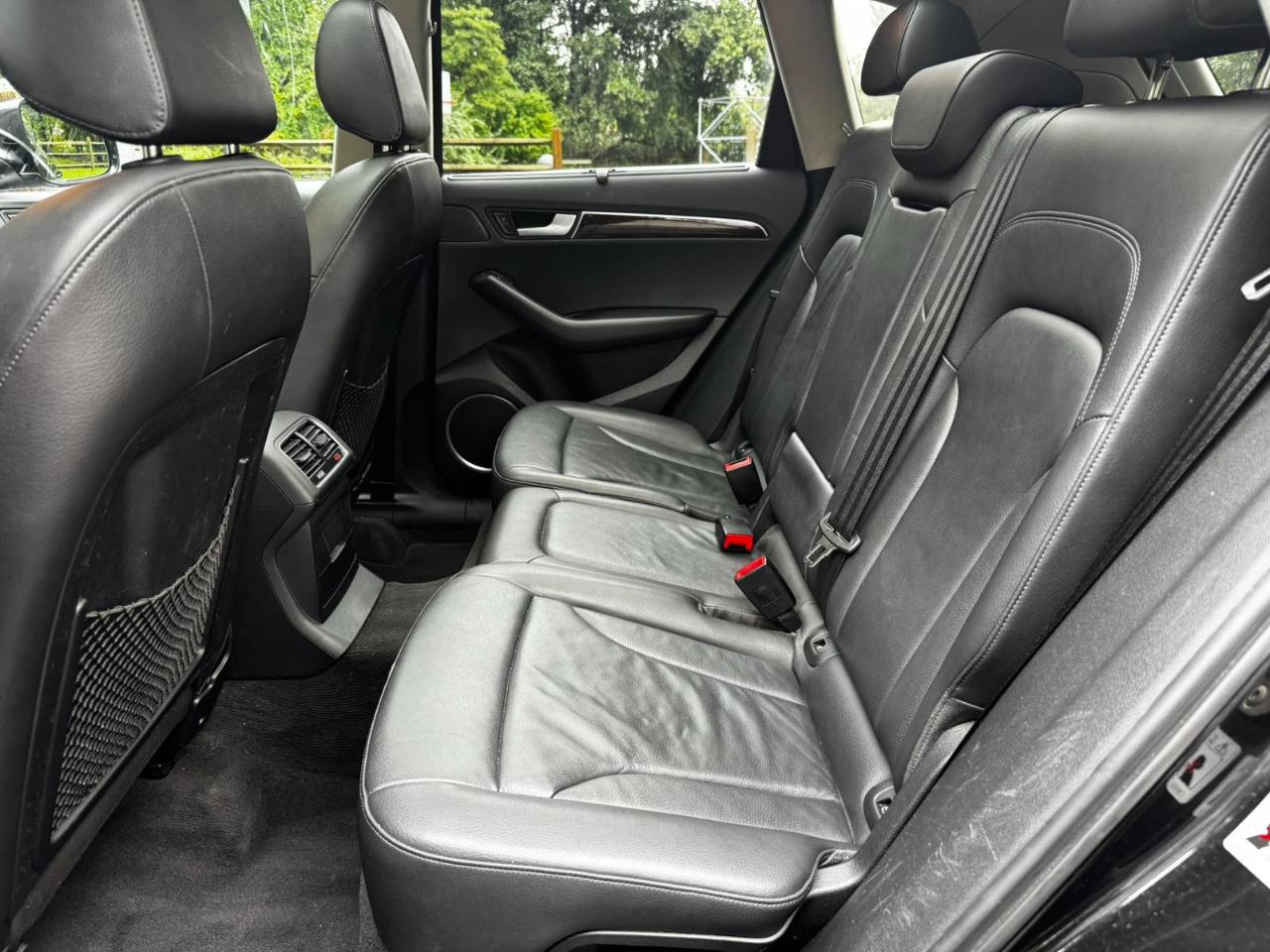 Audi Q5 quattro 4dr 3.2L Prestige 2012