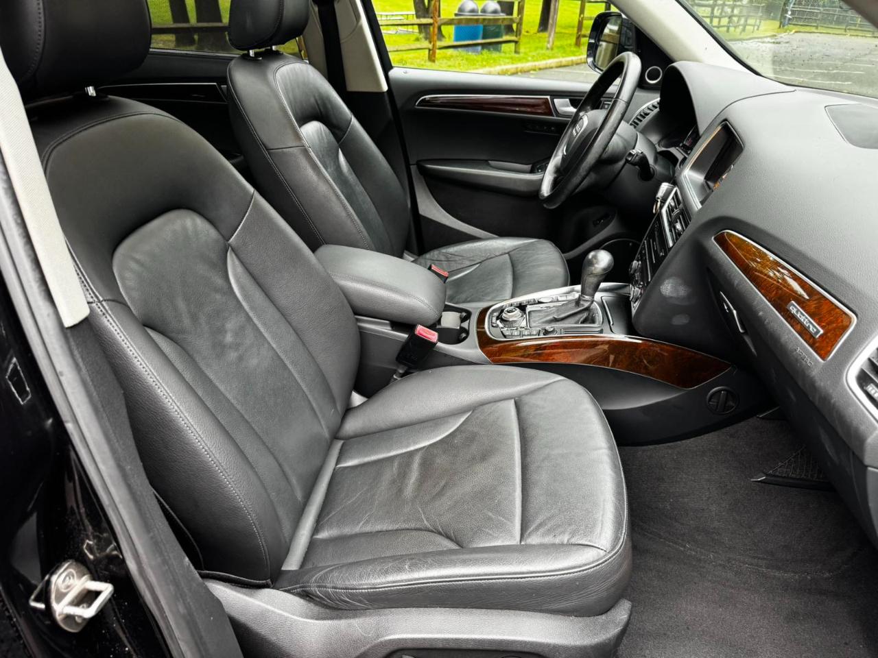 Audi Q5 quattro 4dr 3.2L Prestige 2012