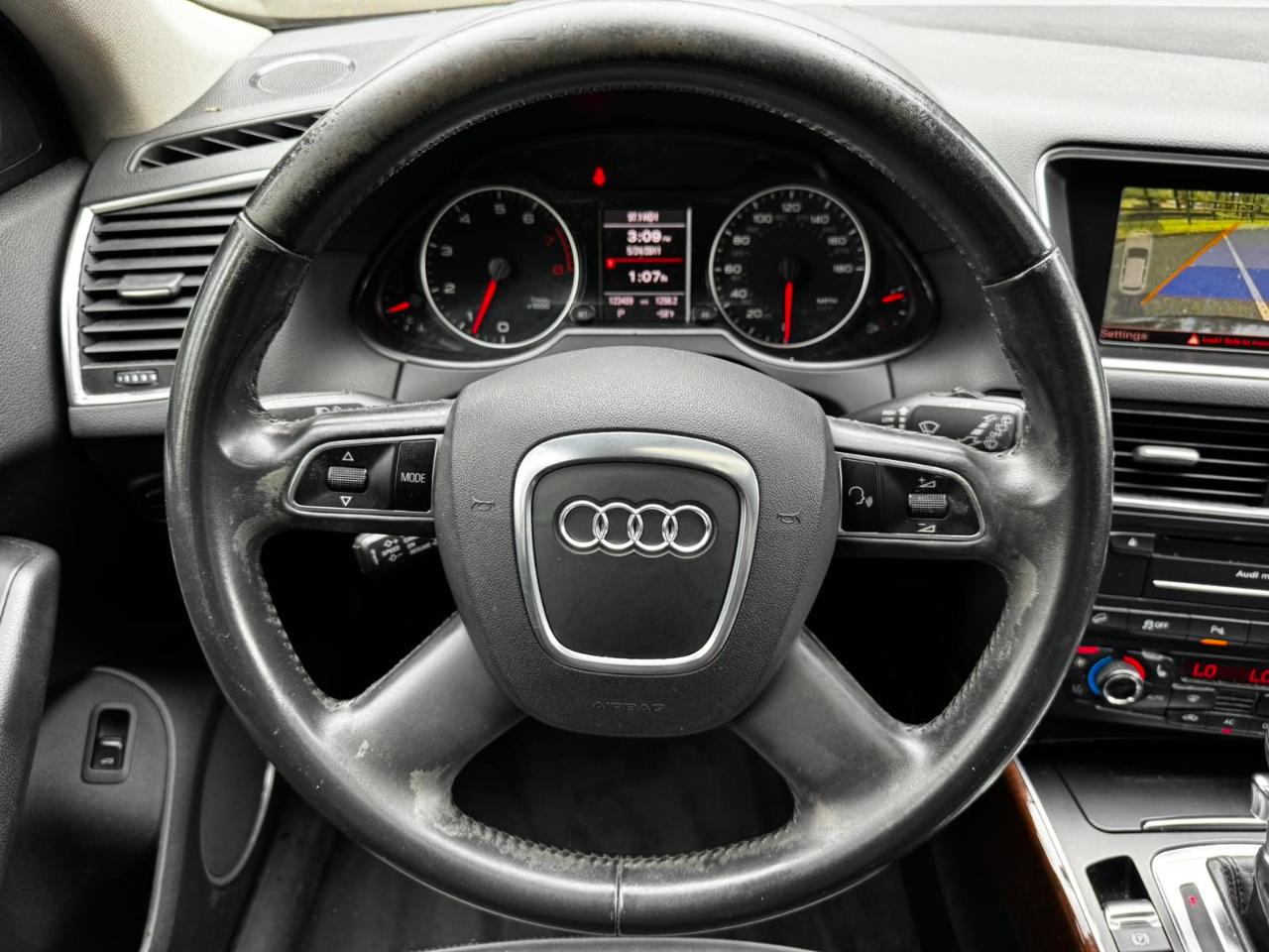 Audi Q5 quattro 4dr 3.2L Prestige 2012