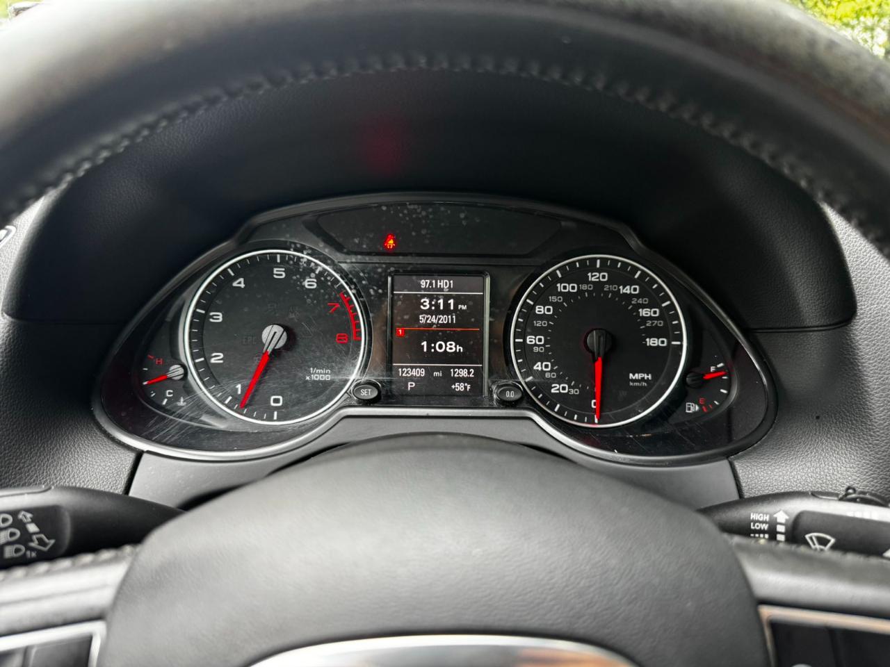 Audi Q5 quattro 4dr 3.2L Prestige 2012