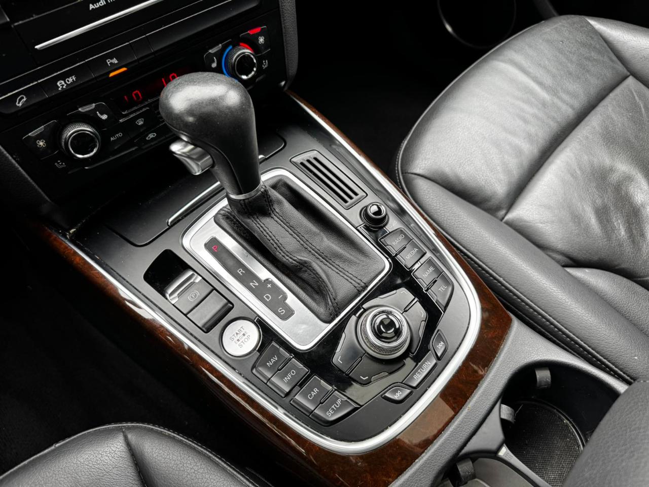 Audi Q5 quattro 4dr 3.2L Prestige 2012