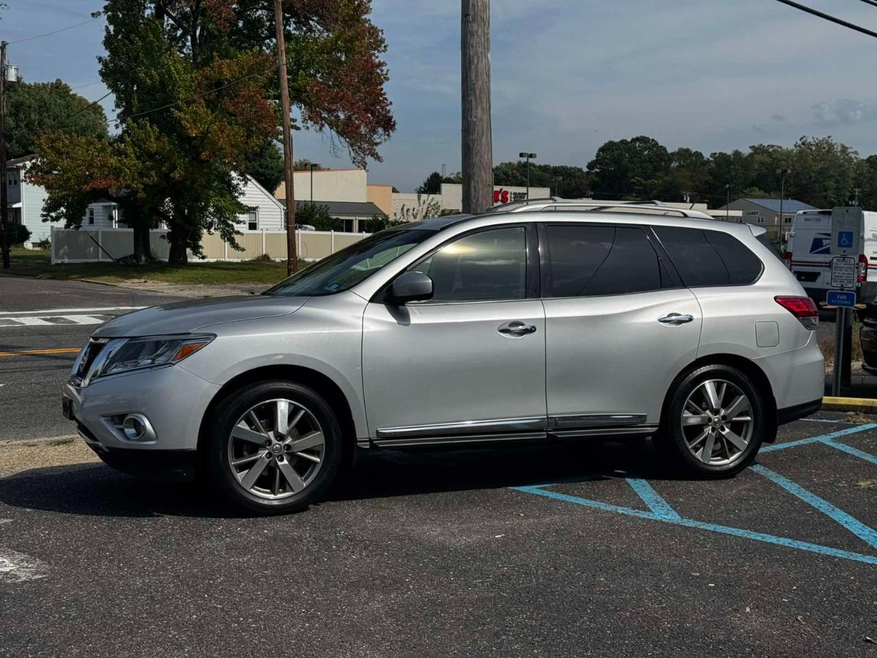 Nissan Pathfinder 4WD 4dr Platinum 2014