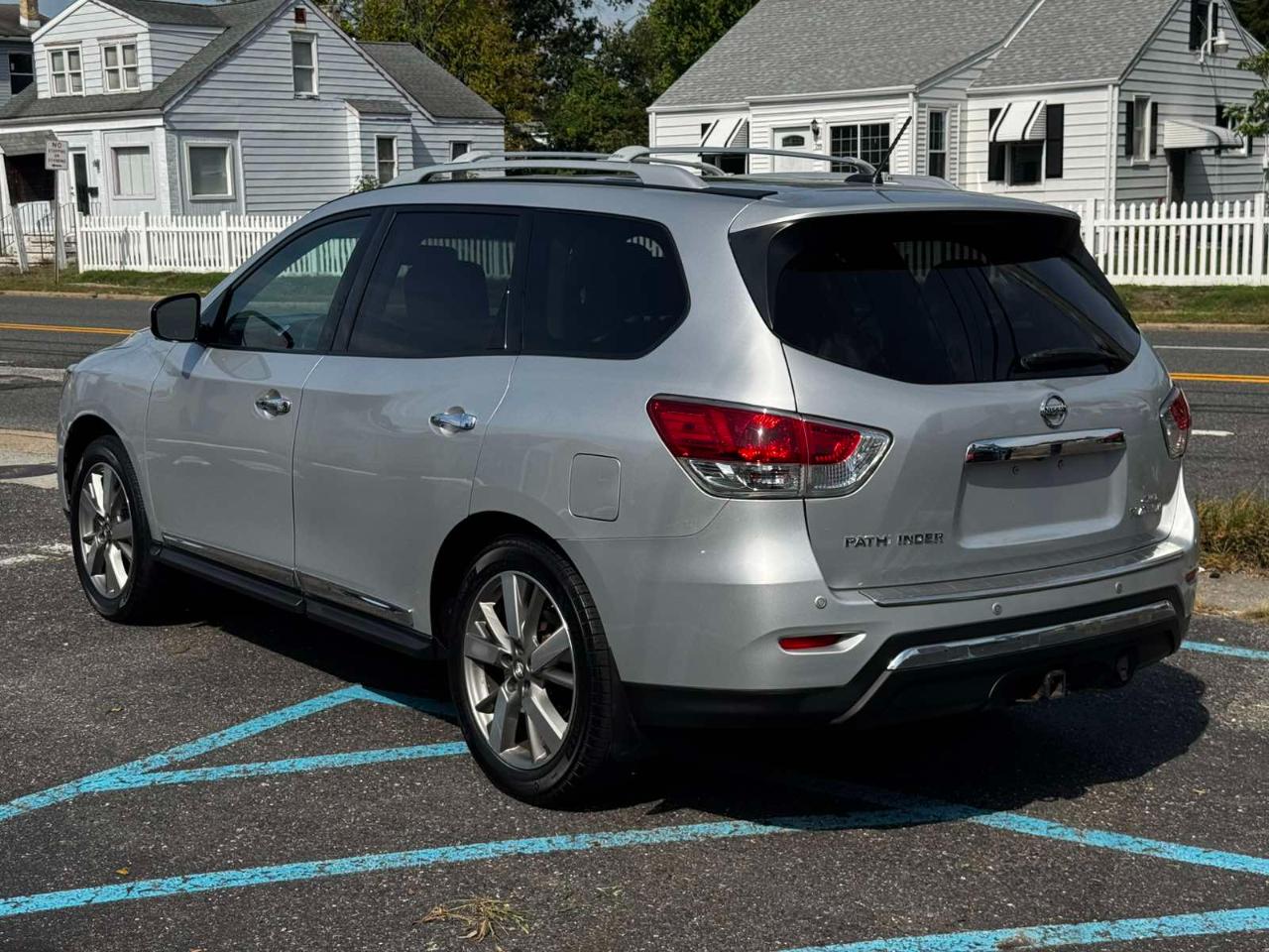 Nissan Pathfinder 4WD 4dr Platinum 2014