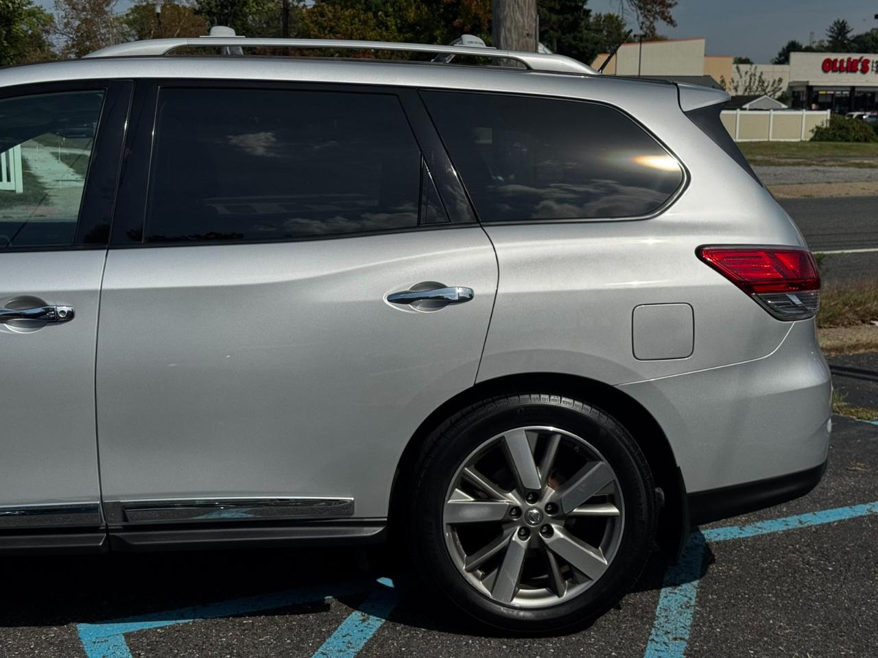 Nissan Pathfinder 4WD 4dr Platinum 2014