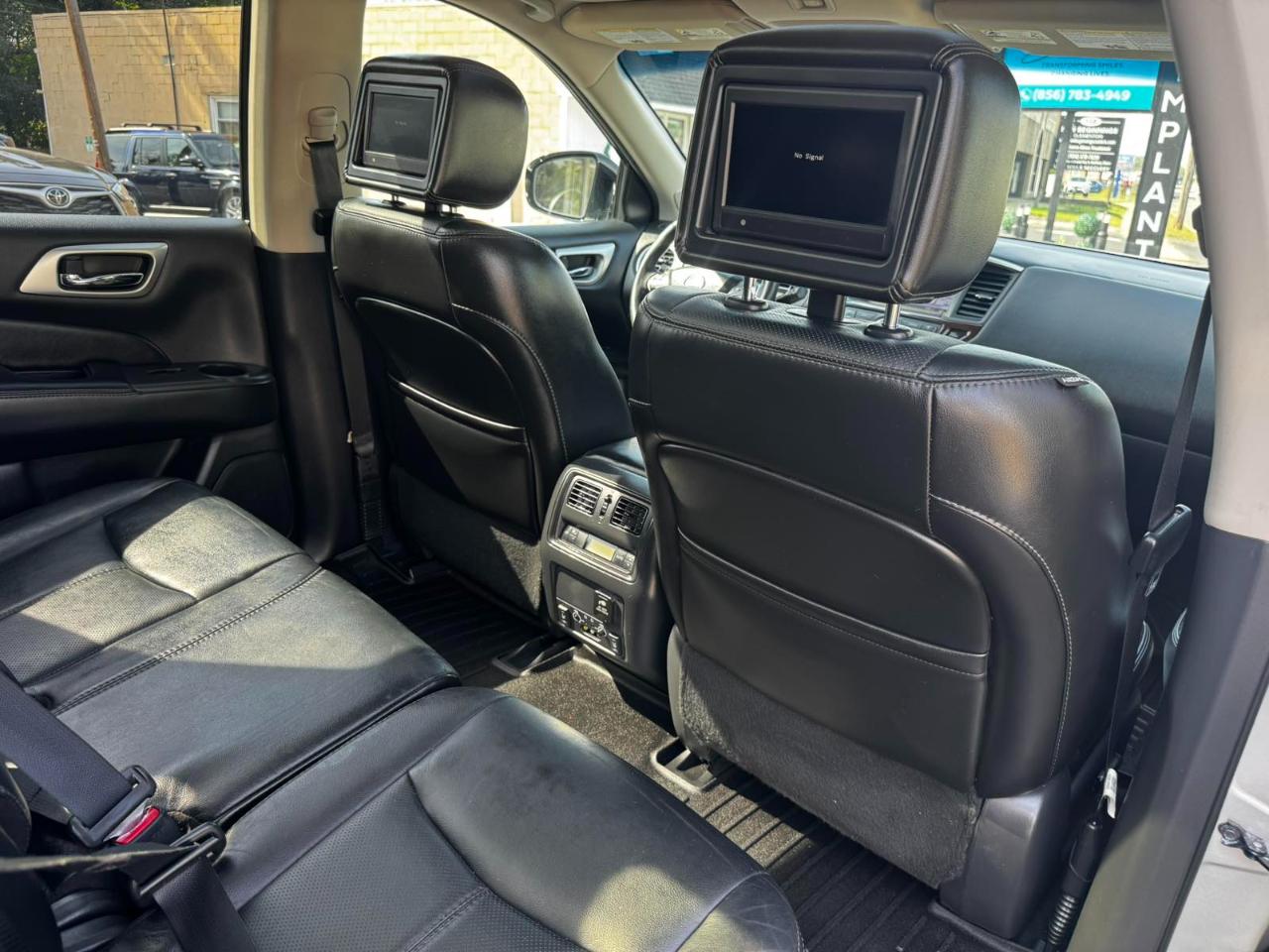 Nissan Pathfinder 4WD 4dr Platinum 2014