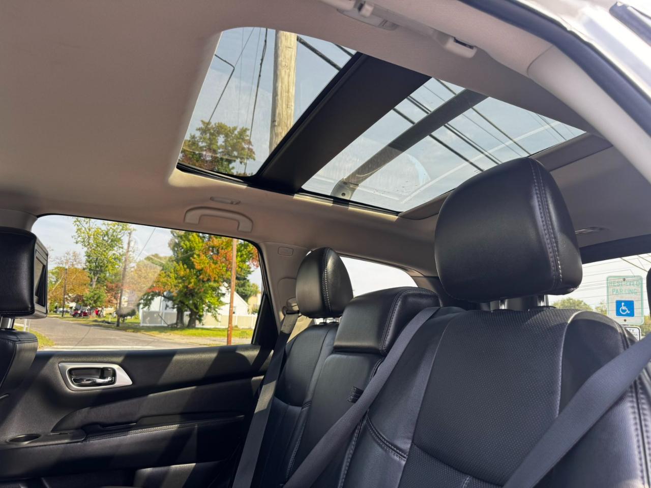 Nissan Pathfinder 4WD 4dr Platinum 2014