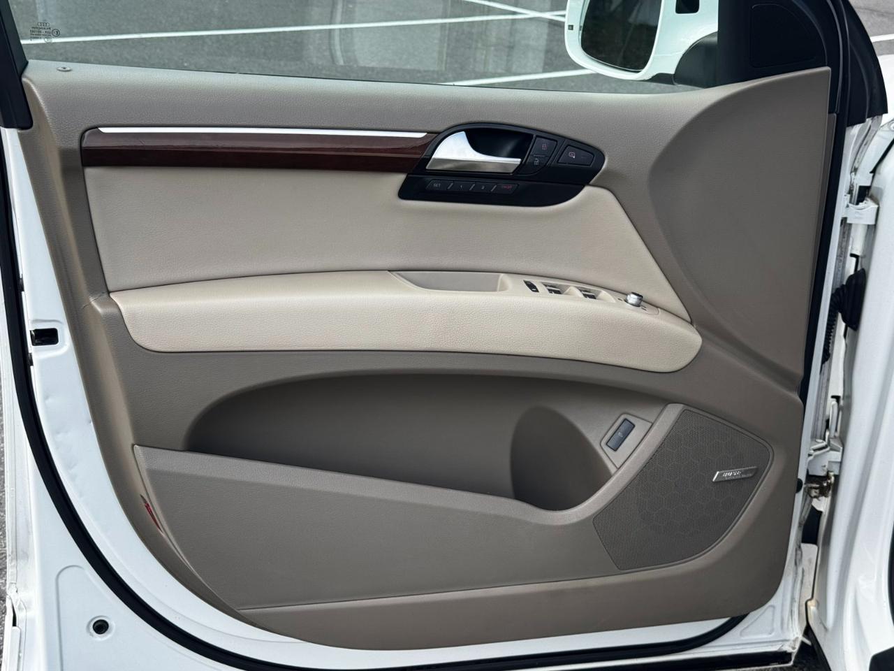 Audi Q7 quattro 4dr 3.0L TDI Prestige 2010