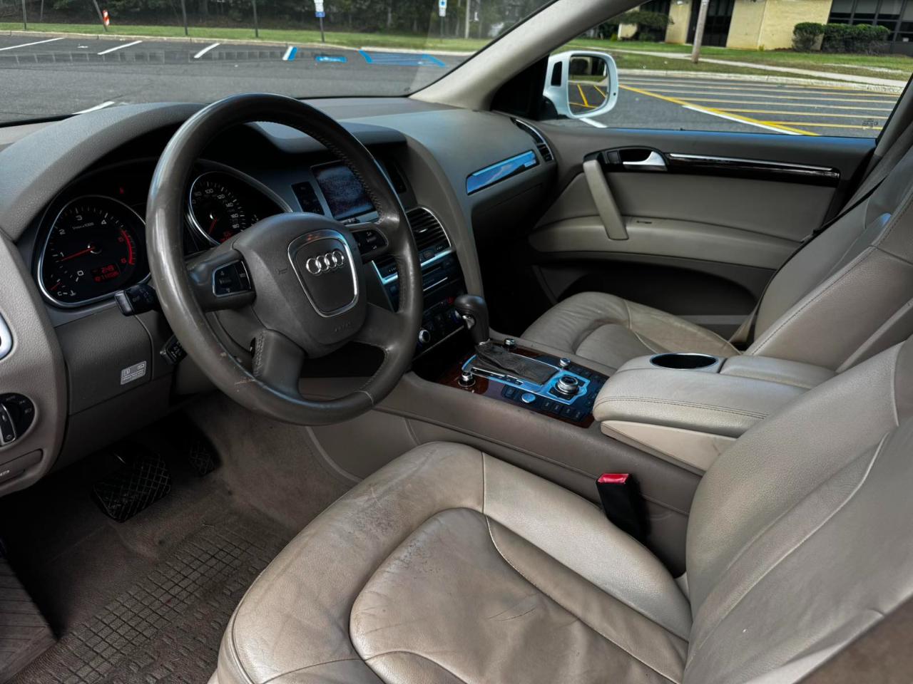 Audi Q7 quattro 4dr 3.0L TDI Prestige 2010
