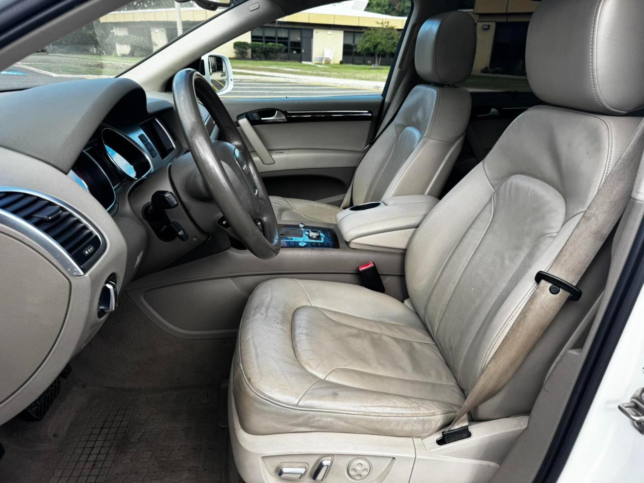 Audi Q7 quattro 4dr 3.0L TDI Prestige 2010