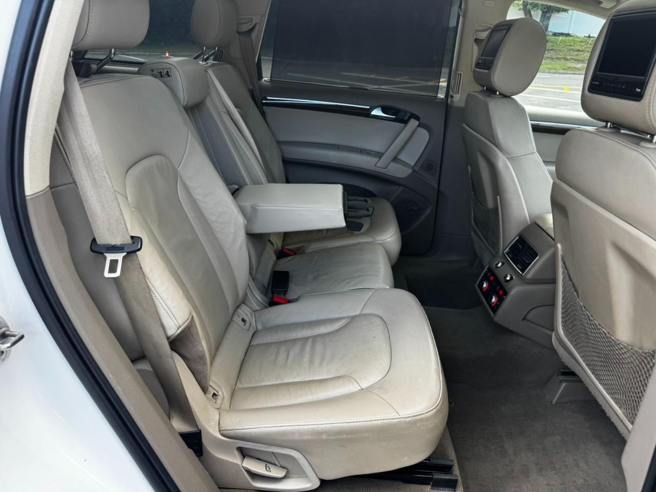 Audi Q7 quattro 4dr 3.0L TDI Prestige 2010