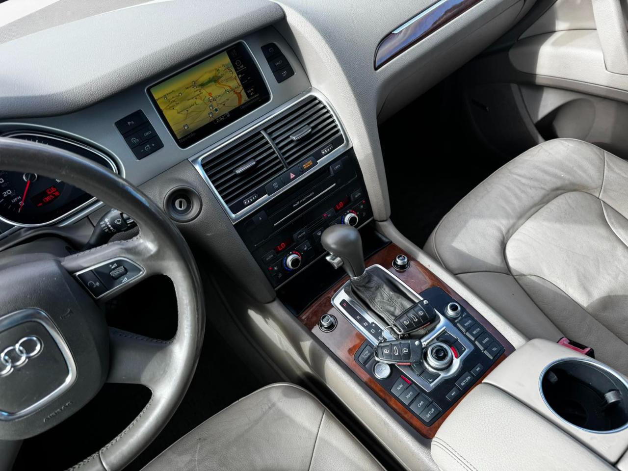 Audi Q7 quattro 4dr 3.0L TDI Prestige 2010