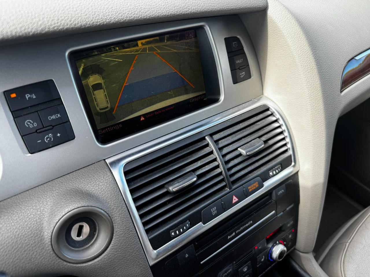 Audi Q7 quattro 4dr 3.0L TDI Prestige 2010