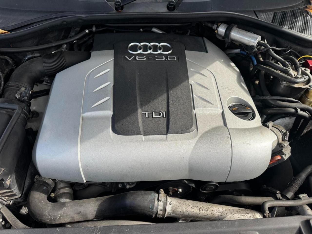 Audi Q7 quattro 4dr 3.0L TDI Prestige 2010