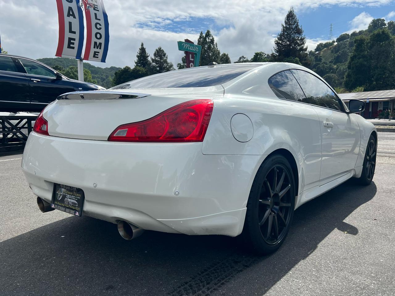 Infiniti Q60 Coupe  2015
