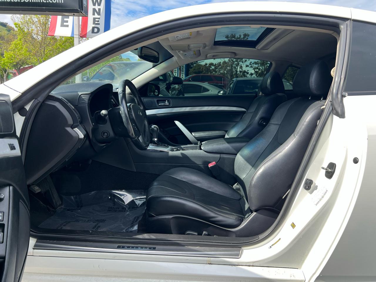 Infiniti Q60 Coupe  2015