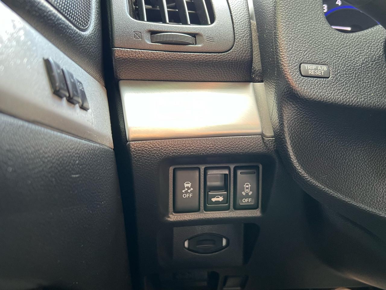 Infiniti Q60 Coupe  2015