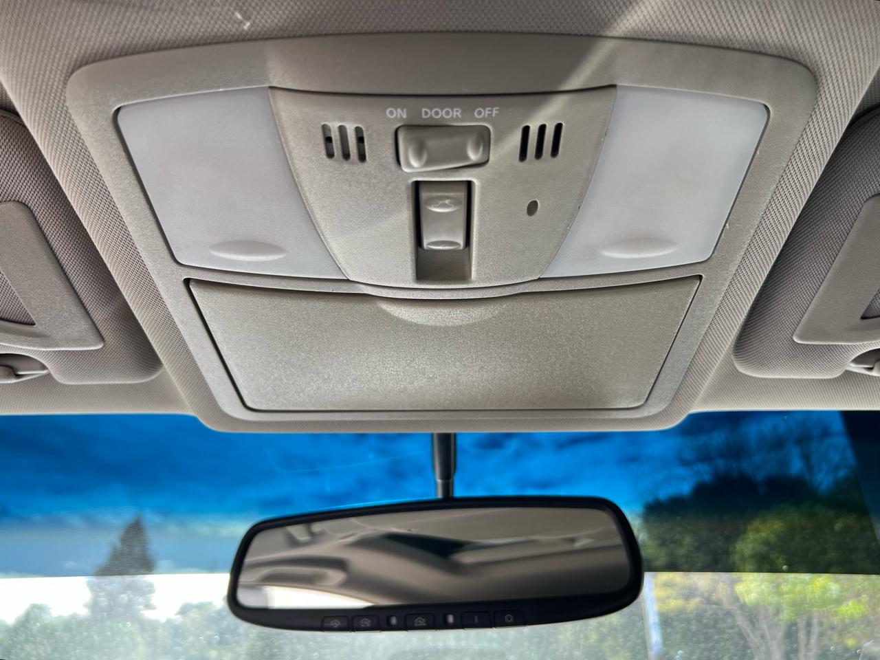 Infiniti Q60 Coupe  2015