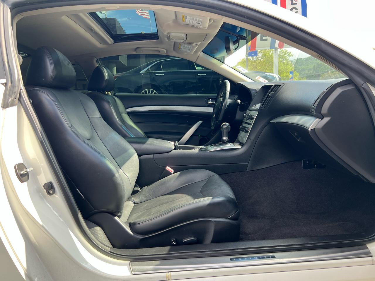 Infiniti Q60 Coupe  2015