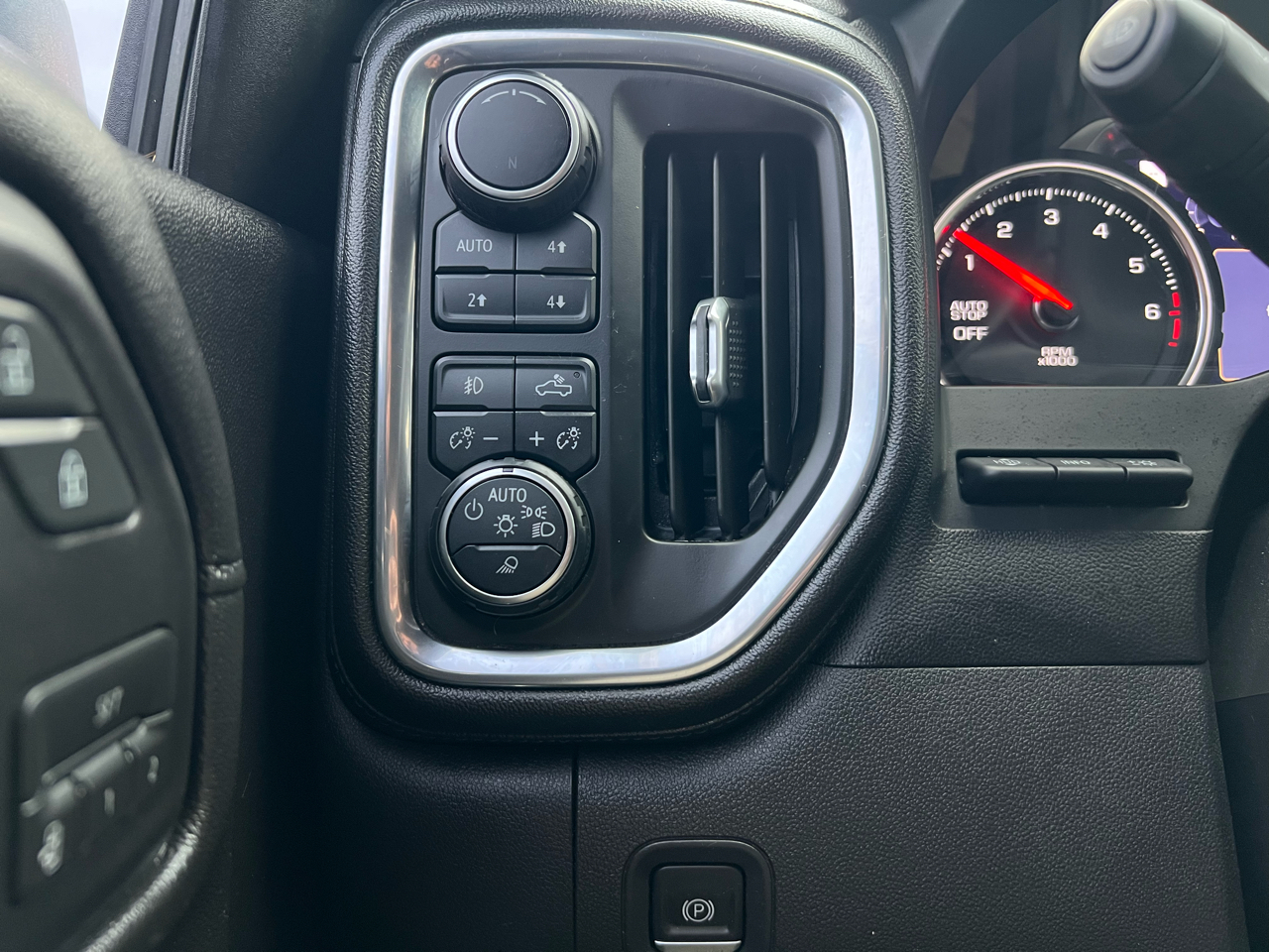 Chevrolet Silverado 1500 4WD Crew Cab 147" LTZ 2019