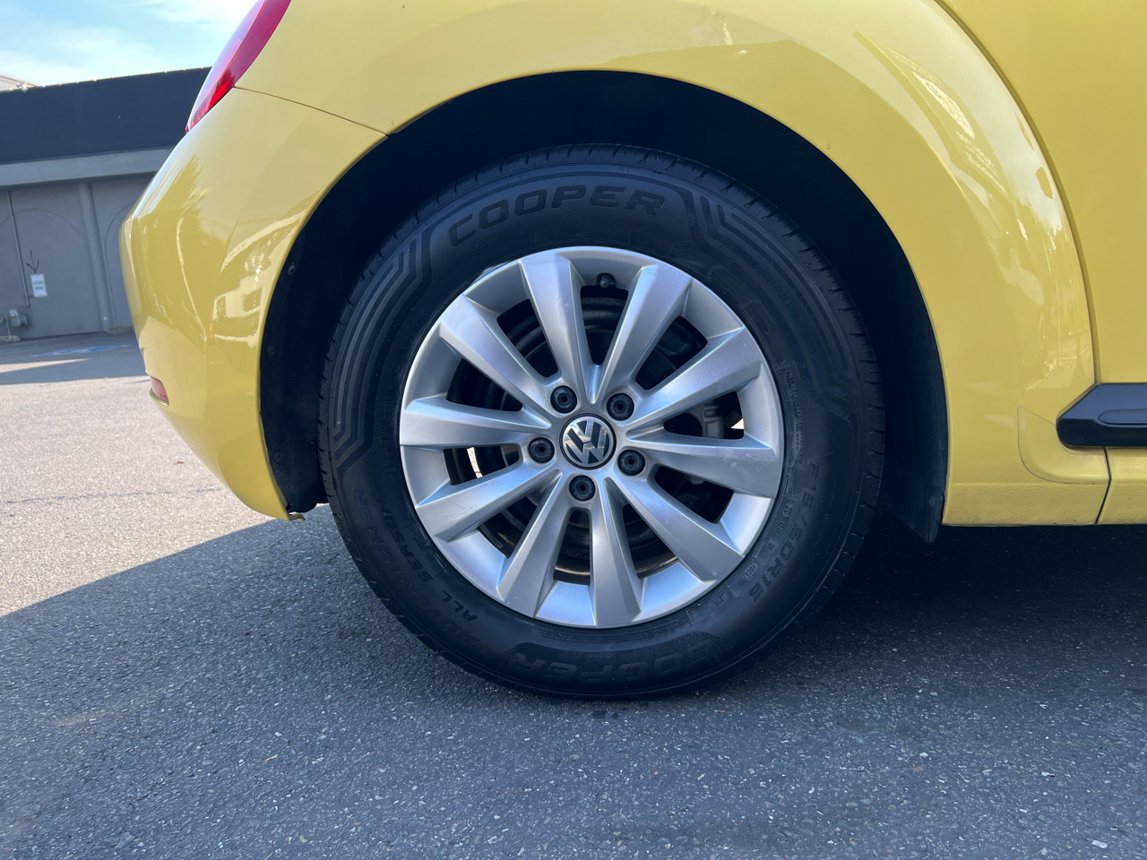 Volkswagen Beetle Coupe  2015