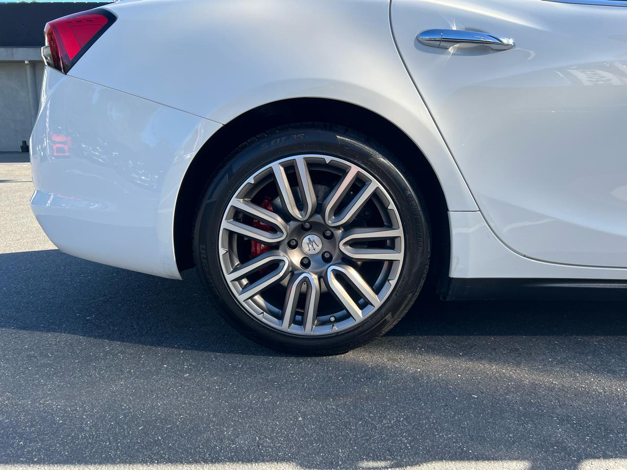 Maserati Ghibli  2021