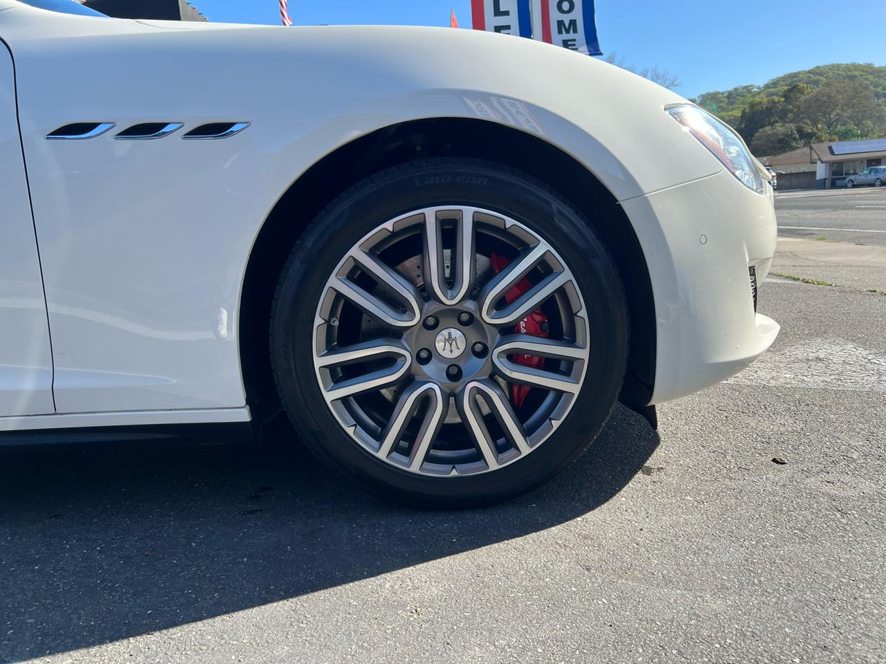 Maserati Ghibli  2021