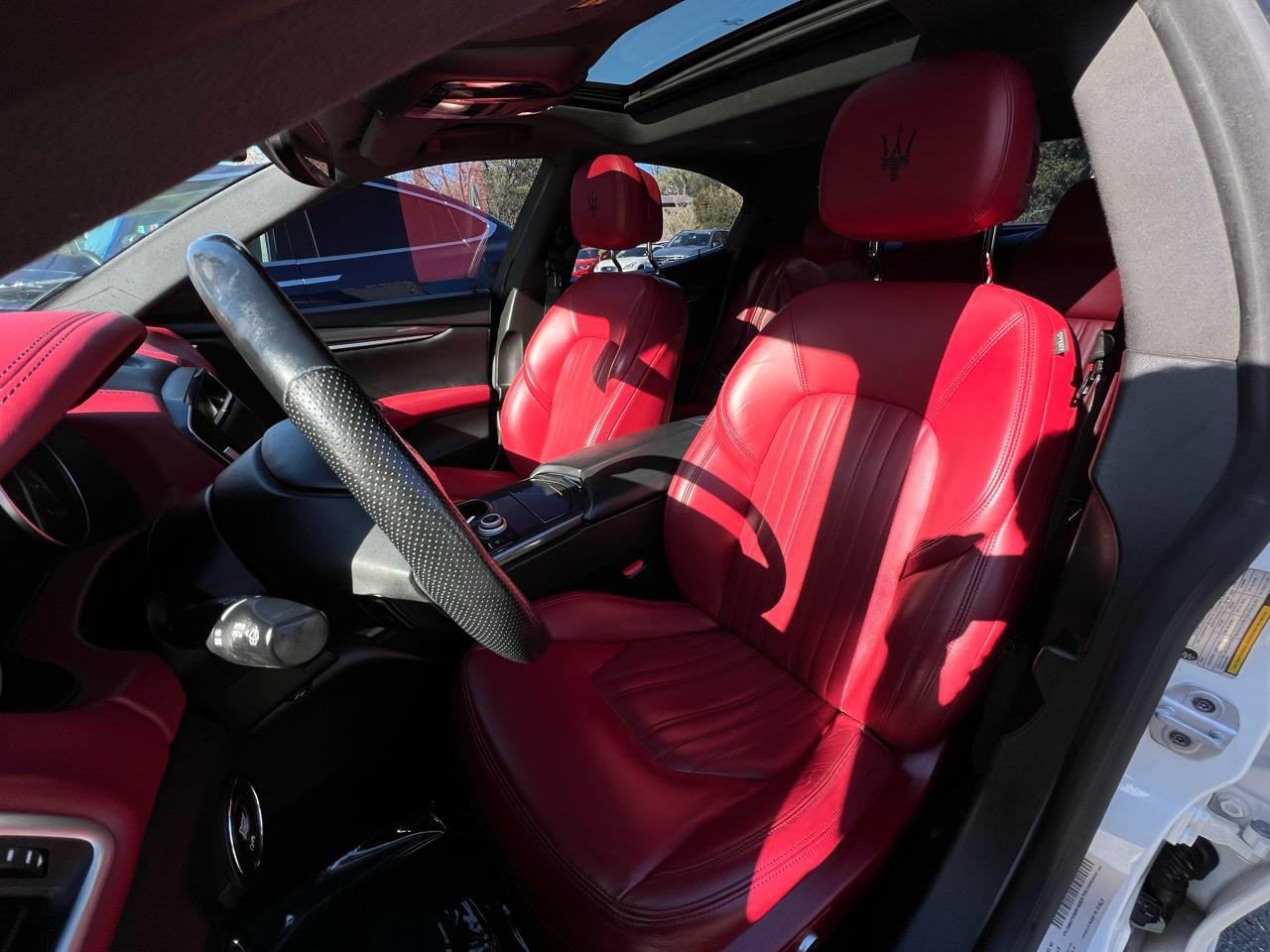 Maserati Ghibli  2021